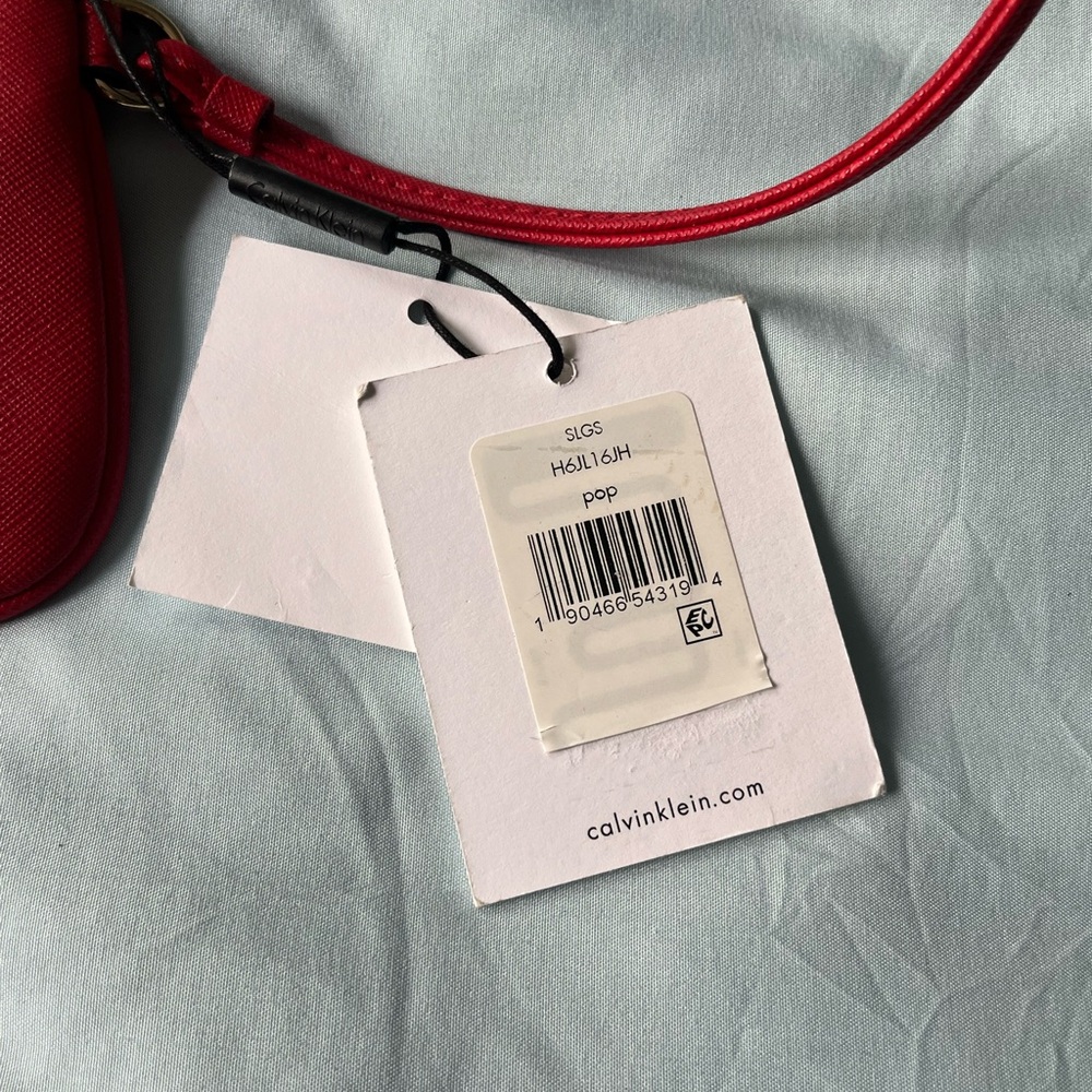 NWT Calvin Klein Leather Wristlet - Picture 4 of 7